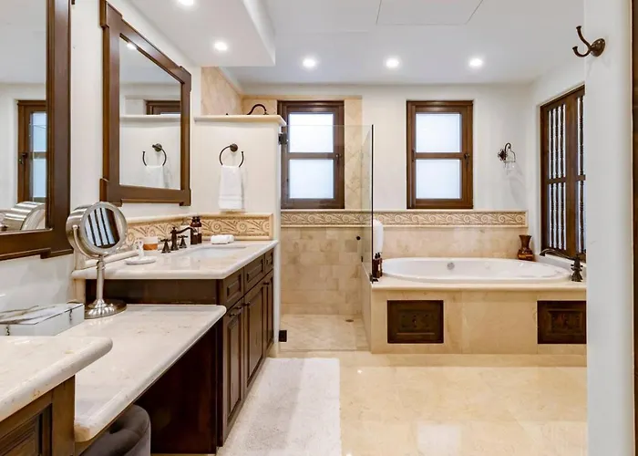 3bd Golf Front Hot Tub Club In Plc *